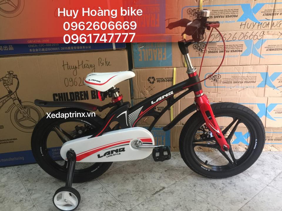 Mẫu xe trẻ em LanQ FD1648  đẹp như siêu xe Lamborghini 